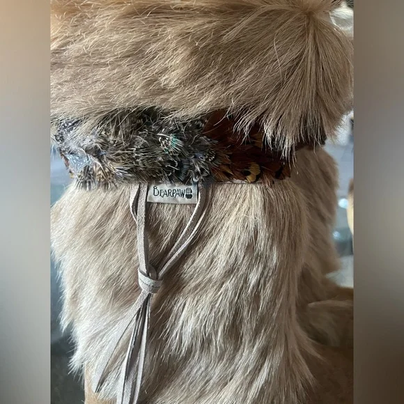 BearPaw Womens Boots Sz 8 KOLA Calf Sheep Skin Goat Fur Feathers Camel Mid-Calf - Picture 7 of 9